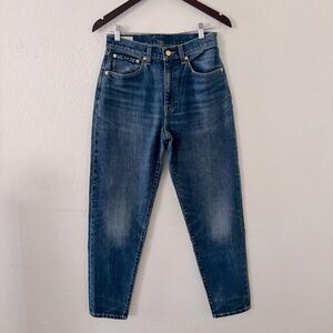 Levi’s Premium Women’s Classic Blue Dark Wash Denim High Rise Jeans‎ Size 28 EUC